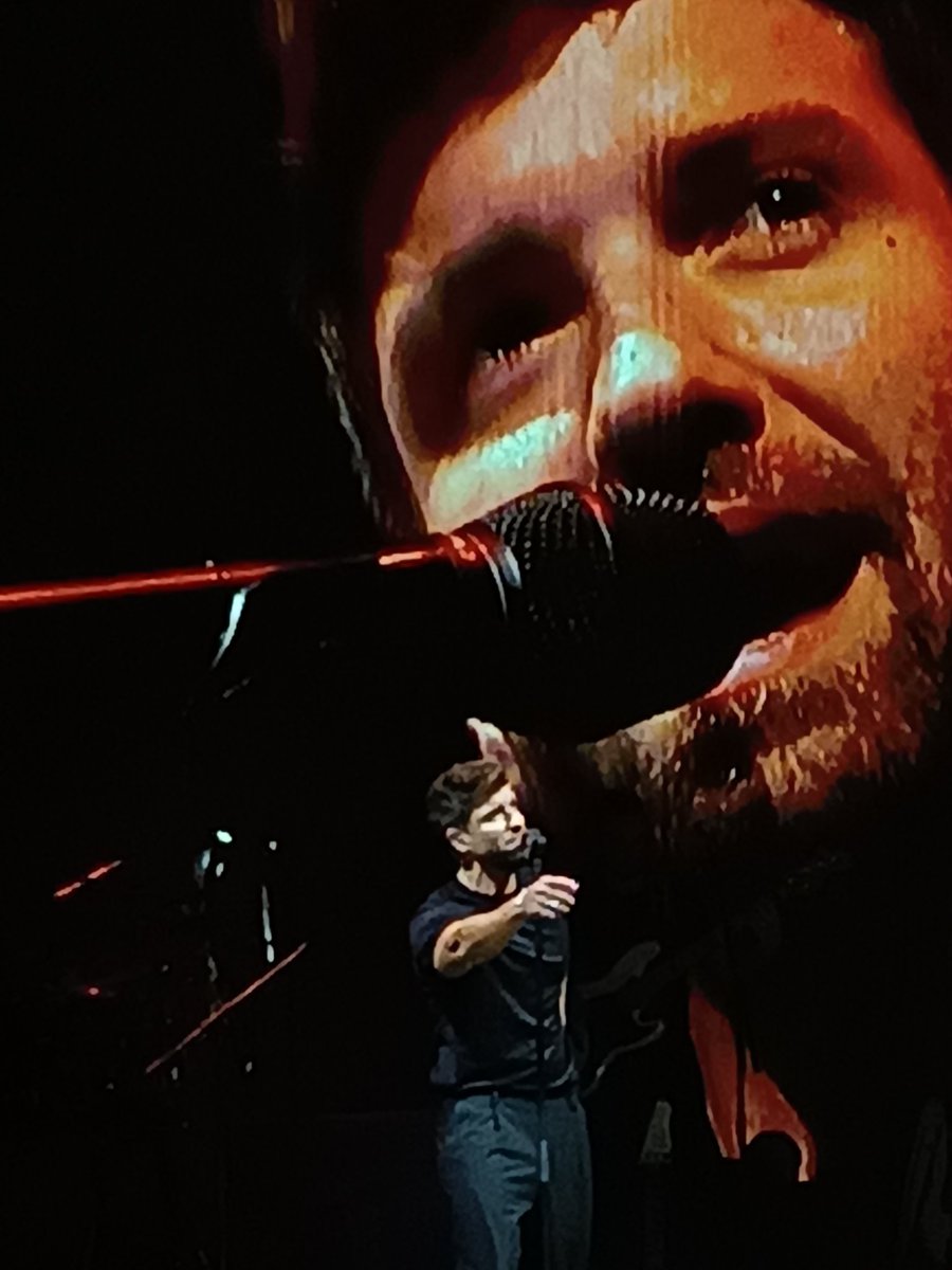 laurarll96's tweet photo. Confirmamos que es el mejor artista de España @pabloalboran . Gracias por tu música y regalarme un concierto inolvidable 😍 https://t.co/L6wfjUcajJ
