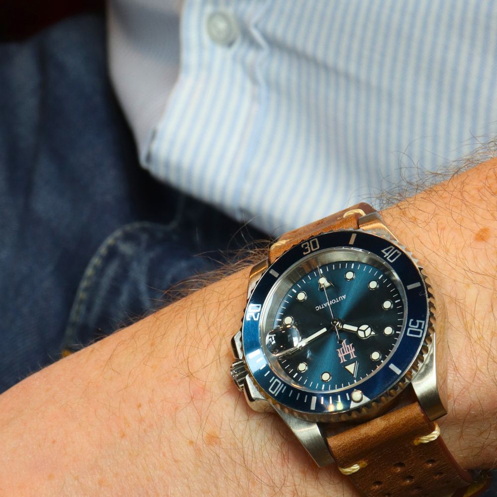 Our Black Friday Sale Continues - each day, we're going to MASSIVELY reduce the price of one item, and it'll just have limited stock available.

Today, we have the Hunter Treacy Dive Watch reduced from €349 to €199!
Shop here:
buff.ly/3O6cYtU buff.ly/3O6cYtU