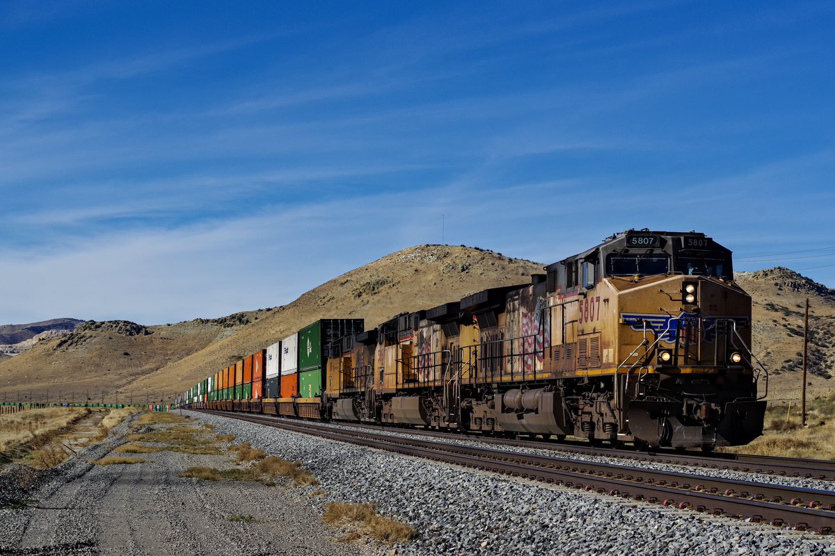 100things_64's tweet photo. 2023/11
カリフォルニア州　貨物列車 https://t.co/NVpQGBwIzC