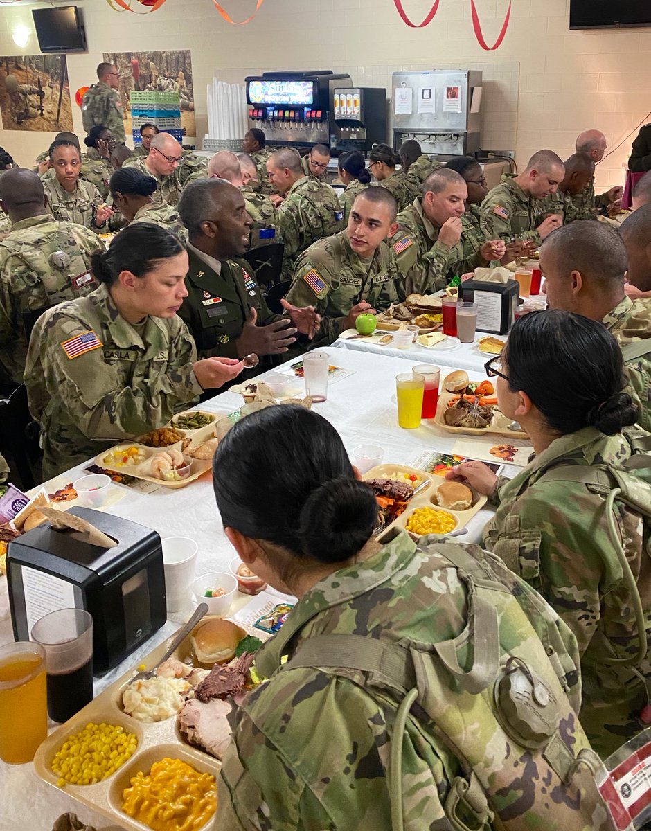 Dining with new members of the Family! Happy Thanksgiving!! 🦃🍁🍽 
#VictoryStartsHere #WeMakeAmericanSoldiers 
@fortjackson
