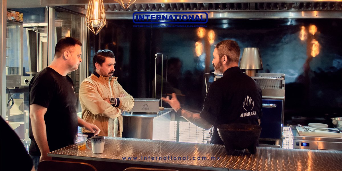 MiInternational's tweet photo. ✨ Encuentro inolvidable en nuestro Showroom con distribuidores y representantes de MIBRASA. Compartiendo pasión por la gastronomía y explorando innovaciones culinarias. ¡Alianzas sólidas para seguir ofreciendo lo mejor en equipamiento de cocina!🔥 #InternationalShowroom #MIBRASA https://t.co/KpWf7Ylfbr