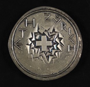 Fantastic news! 

Our former PhD student Patrick Lenggenhager (now postdoctoral fellow at <a href="/mpi_pks/">MPI-PKS Dresden</a> working with <a href="/MarinBukov/">Marin Bukov</a> ) will receive the ETH Medal for his "outstanding doctoral thesis". 

This recognition is absolutely well deserved. Congratulations, Patrick!👏