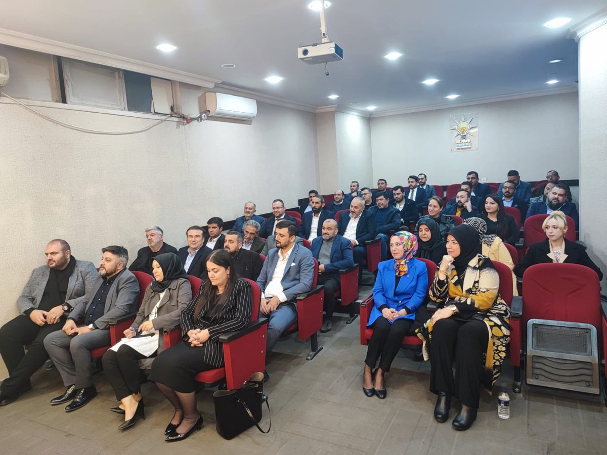 AK Parti Keçiören Ana Kademe Yönetim Kurulu üyesi olarak atanan ve görevine başlayan can kardeşim <a href="/Ramazan_cosan_/">Ramazan Coşan</a> a yeni görevinde başarılar diliyorum, Rabbim utandırmasın inşallah..