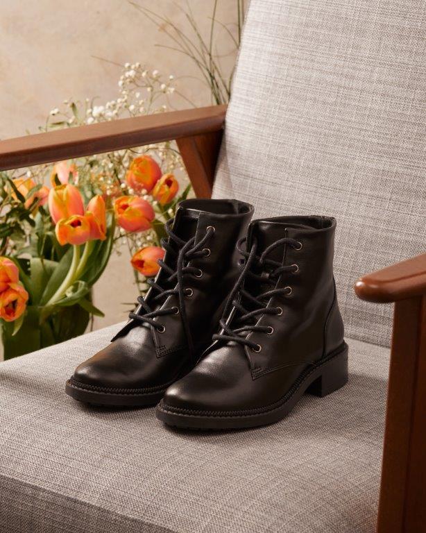 hyperstarter's tweet photo. VERDA are the most sustainable vegan shoes ever! https://t.co/9UFD4rSFac A contemporary, vegan and sustainable collectionmade with recycled, natural and biobased materials #ethicallymade #ecoshoes #ecofriendly #designedinparis  #frenchbrand https://t.co/tIwGZiqLQ0