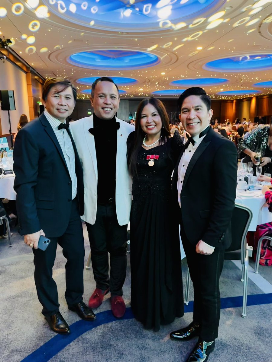How mighty proud I am of these 3 🇵🇭 senior leaders who collectively empowers our Filipino nursing community & lifting others as a result🙏🏽
@GoalsOlivers 
@edmundtabay 
@mitch23ching 
#NursingLeadership 
#RepresentationMatters
