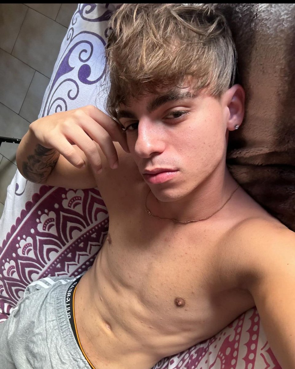 Ma qualcuno vuole farmi da moneyslave? 🤑🤑🤑💦💦

But, someone who wanna be my money slave?