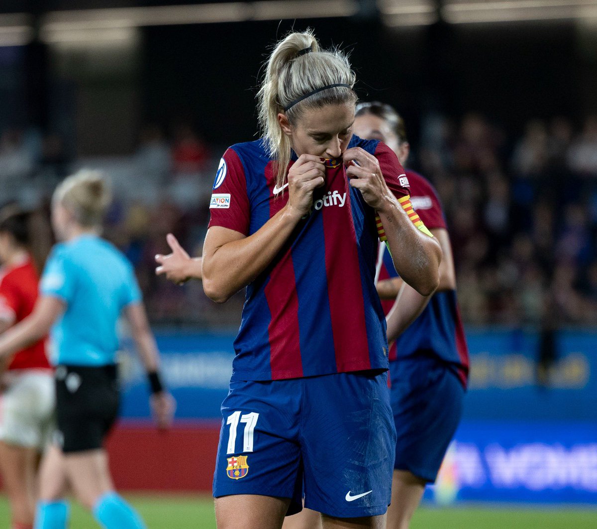 VanesaCortazar's tweet photo. Alguien que te quiera como las jugadoras del Barça quieren al F.C Barcelona 💫 https://t.co/NKOUaBGUiU