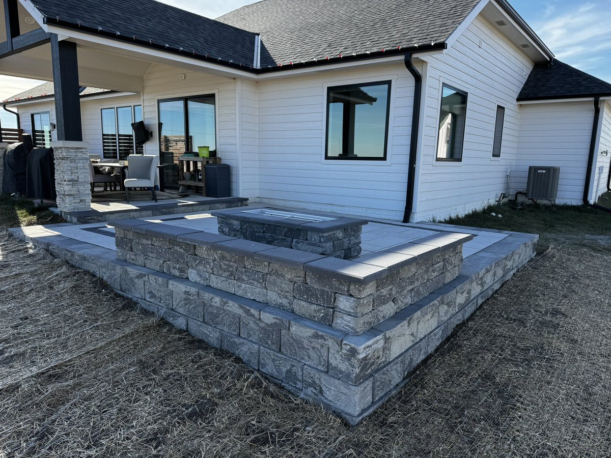 AandALandscape's tweet photo. Newest Backyard Getaway! Paver Patio with a Bench Seat and Gas Firepit. (Share if you want a free one…. No you will not get a free one) https://t.co/o2CvqjdsvO