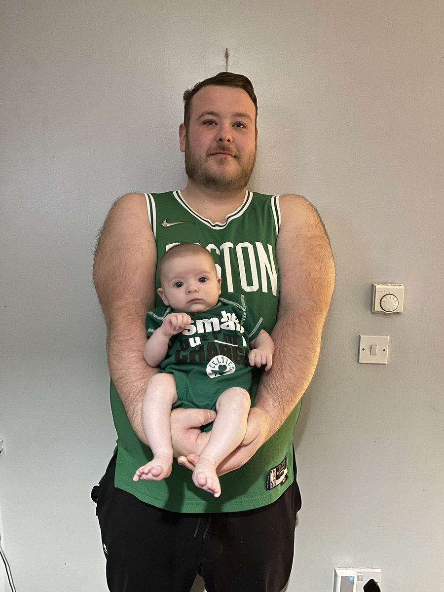 ZakWelshCeltic's tweet photo. Both ready for tonight game and hoping for a @celtics win ☘️☘️
@uk_bostoncelts
#NBA
#DifferentHere
#NBAbaby https://t.co/nJBXtn0Ib1