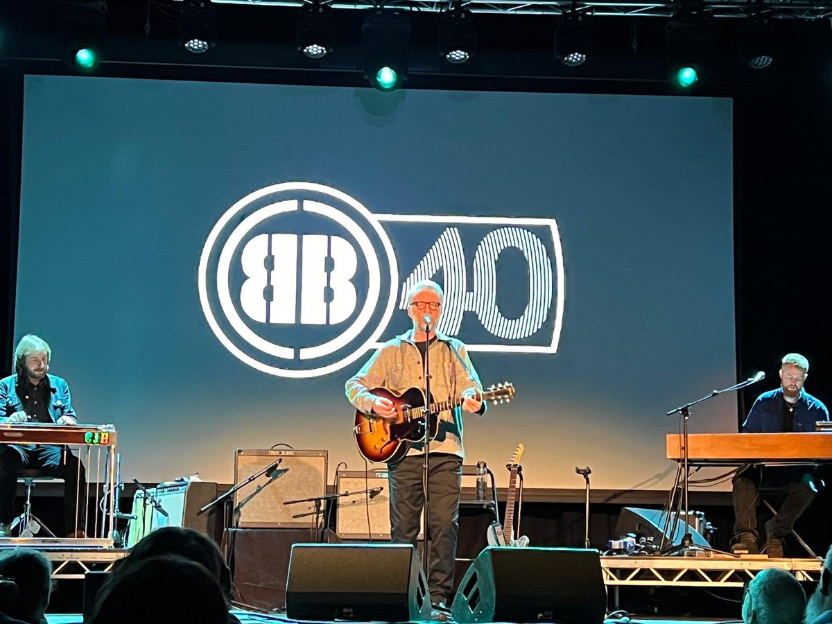 Pop and politics on a school night 😱pleasure as always to spend an evening with the Bard himself <a href="/billybragg/">Billy Bragg</a> in the Mandela