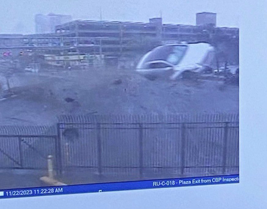 XBrandonEdwardX's tweet photo. Today’s incident that occurred on the #USA side of the #RainbowBridge appears to be the outcome of a tragic accident. At this time, the OPP, RCMP, CBSA, CSIS, FBI or DHS have not confirmed any explosives were used. https://t.co/0PpqmRQPFI