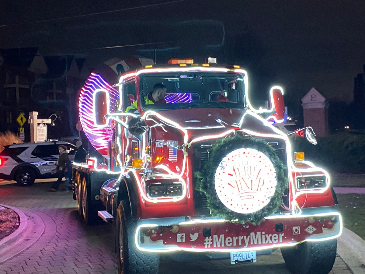 A big, warm, welcome-back for @TheMerryMixer! With 32,000 lights programmed to your favorite tunes, <a href="/Ozinga/">Ozinga</a> will light up Village Green and bring the holiday cheer! Learn more buff.ly/3FEnm6y 🎄