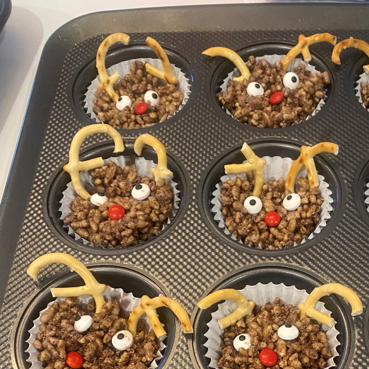 Last swimming breakfast of 2023 tomorrow starting at 7.30am on the rooftop. The usual breakfast plus special treats.