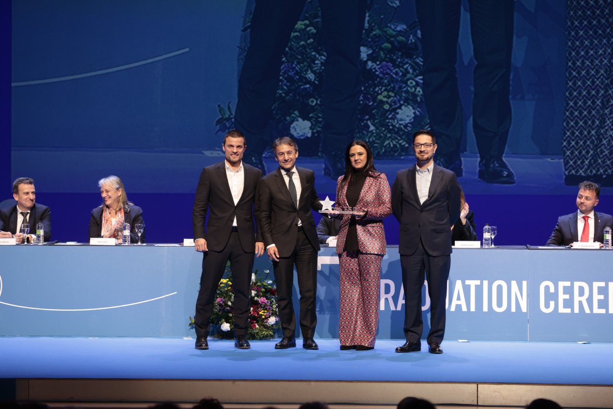 majeloriz's tweet photo. ☝️Es importante poner en valor el talento #madeinARAGÓN en todas sus categorías.
👏👏 Hoy hemos aplaudido con ganas a los galardonados en los #premiosaster
! Enhorabuena!
@Agreda_MB @BNE_biblioteca @OboriaDigital y #Aliaconsultores
#orgullosadeserpyme
#juradopremiosaster https://t.co/FWyIKE9JzC