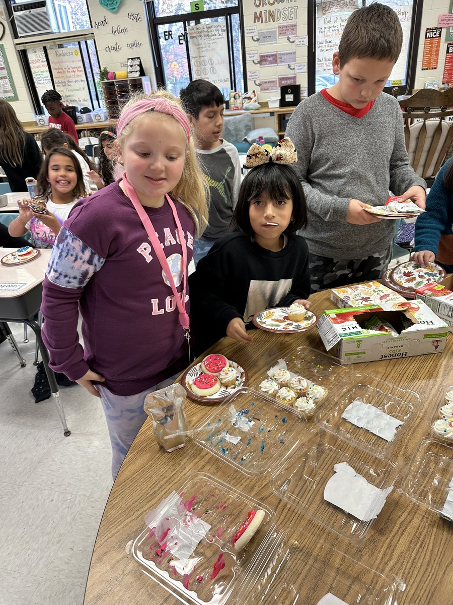 Anastasia Petridis tweet media