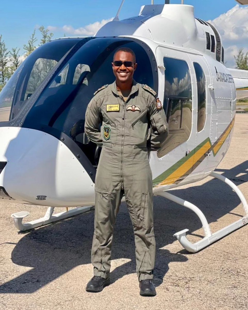 JDFSoldier's tweet photo. #Repost @JDFCMA
ββ
#CMASPOTLIGHT The Caribbean Military Academy would like to congratulate Capt M PALMER for completing his Flight Instructor Course on the Bell 505. https://t.co/dZFdUCAeG5