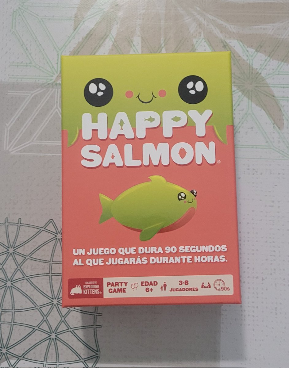 Hoy tenemos HAPPY SALMON de los creadores de exploding kitten, solo saca obras de arte, cada uno tiene 12 cartas de diferentes acciones que para descartarlas tiene que hacer esas acciones con los demas jugadores, gana quien se descarta antes, una auténtica locura de juego 🐠🐟