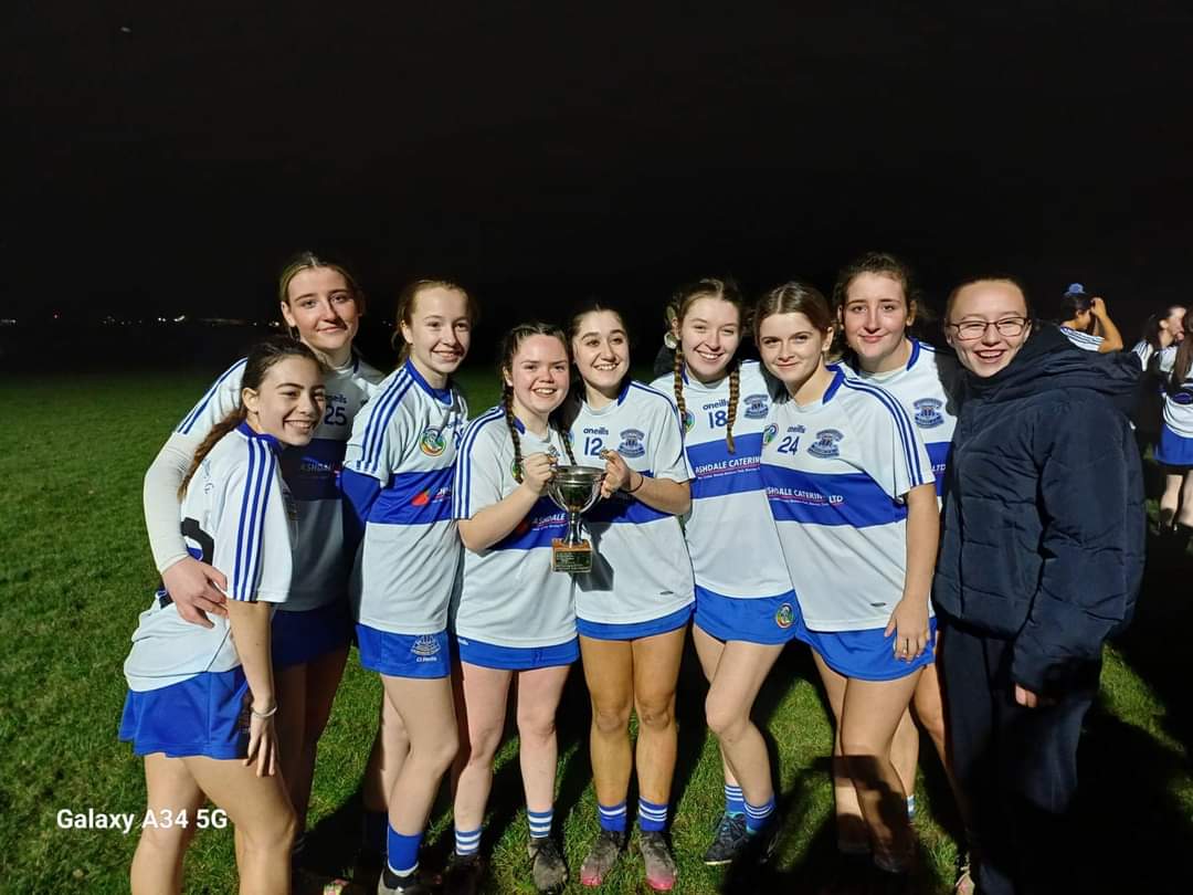SaintsCamogie's tweet image. comhghairdeas a chailíní 
All our Saints tonight on winning the Cup tonight with @gcmhuireag
#smallbutmighty #saints @SeandunCamogie @CorkCamogie
