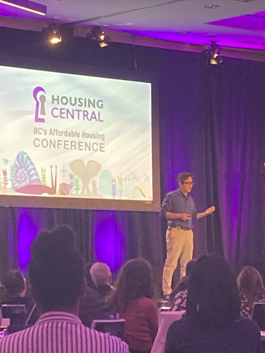 Bibita8's tweet photo. Vu Le, close key note speaker. Those of us working in the non profit sector are AMAZING! #housingcentral https://t.co/uFMXz7kzpN
