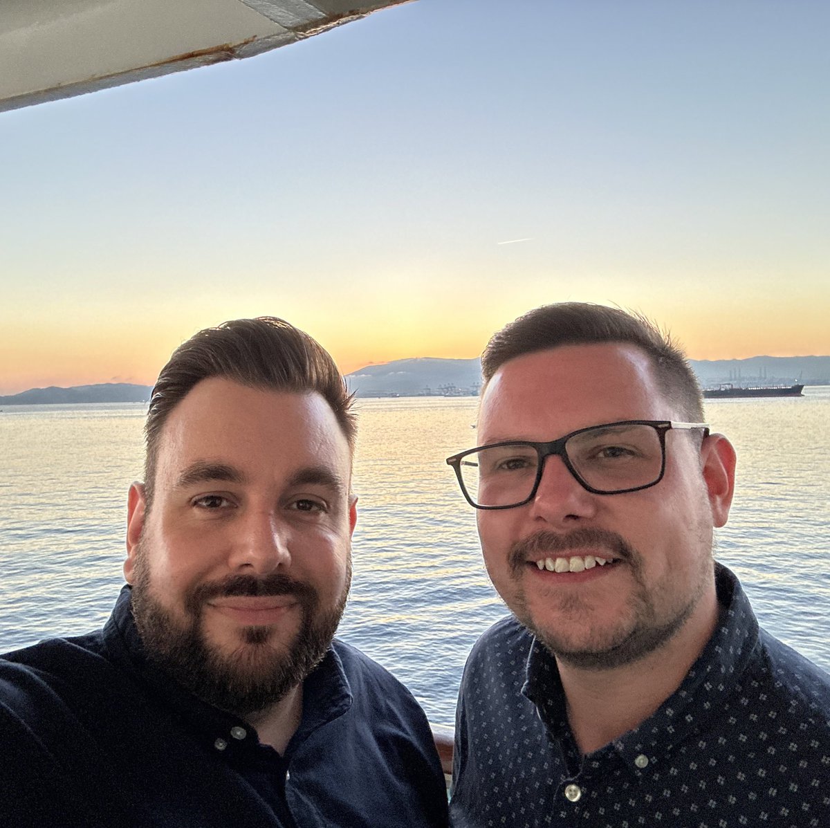 danmu's tweet photo. #metongrindr
Together for 12 years and married for 8 👬🏻 https://t.co/hxG3Bg0MMh