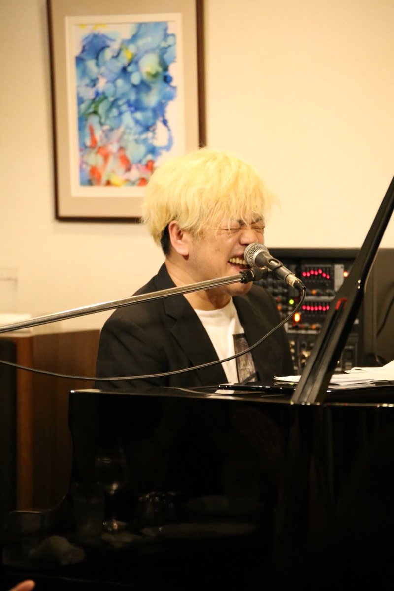 Miranda_Jenius's tweet photo. 🌈11/23(木・祝)🕡18:30開演
#横田昭 さん(#PONCHAN)ポンちゃん@Ponchan2B3による🎹生グランドピアノ弾き語りLIVE
@京都醍醐・山崎屋
#FBAND #福山芳樹 真赤な集いツアー 11/26新宿ラス トを前に #京都 で弾き語り🎵
【完全ご予約制/お問い合せ】
📥2b3ponchan@gmail.com https://t.co/iwBCK6dtQK