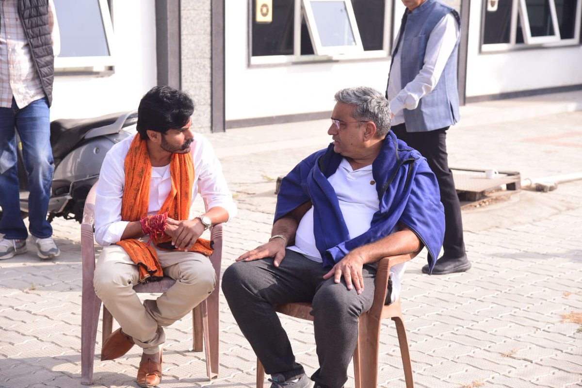 withabhinsui's tweet photo. पितातुल्य, पितामह बुजुर्गों का आशीर्वाद हमारे जीवन को फलीभूत करता है, आज प्रात: आदर्शस्वरूप आदरणीय लालचंद जी कटारिया साहब से आशीर्वाद लेकर प्रगति यात्रा को आगे बढ़ाया। @KatariaLalchand
जन  जन   का   आह्वान  है,
कांग्रेस ही हमारी पहचान है। https://t.co/gysA6x5B0G
