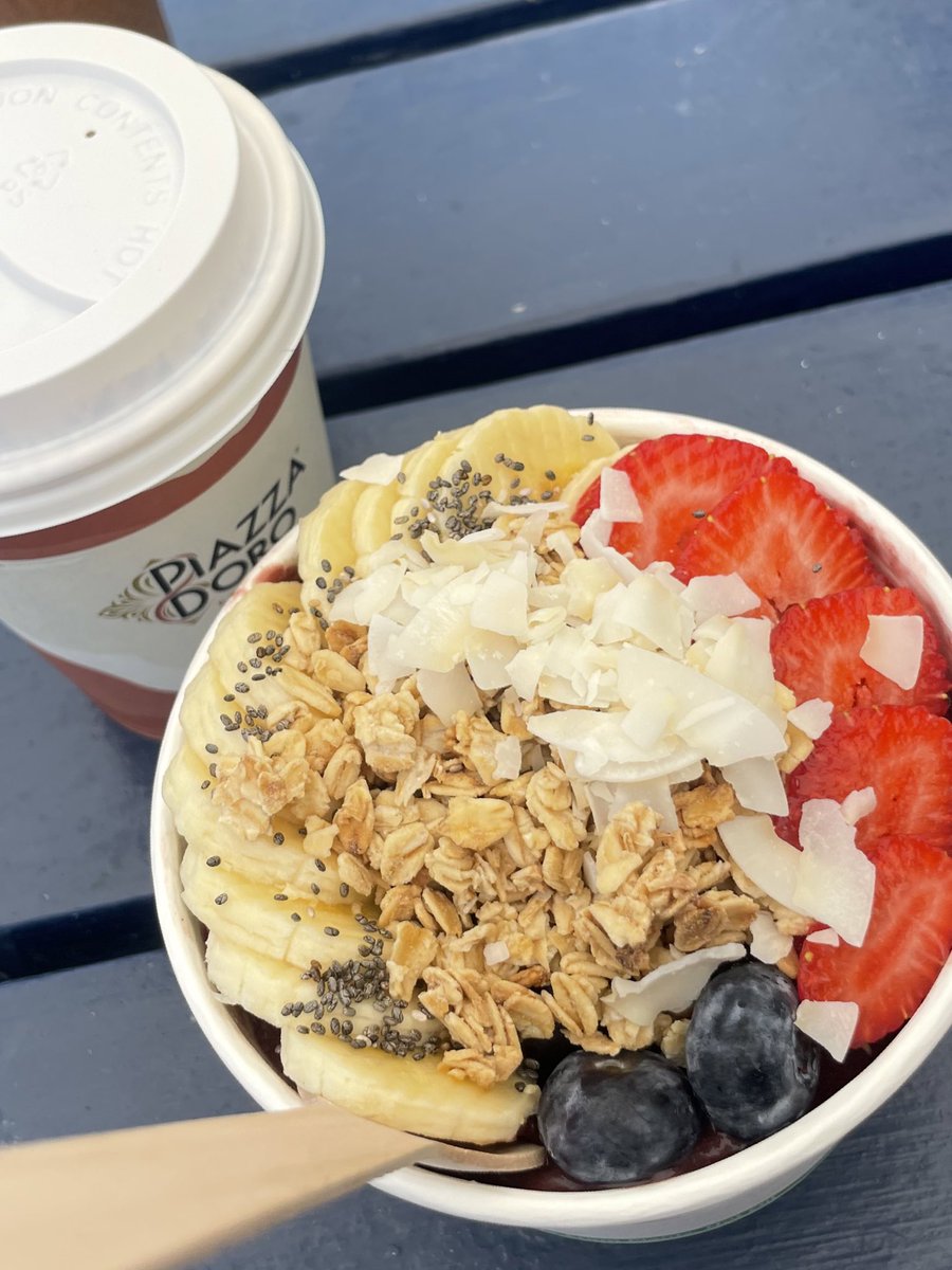 minastrip_au's tweet photo. 朝にカプチーノとアサイボール😋🩷
日本のカプチーノにはココアパウダーがかかってないみたいだからこっちのカプチーノ堪能しとかなきゃ🥲
カプチーノはココアパウダーが美味しいのに🥺 https://t.co/n3rV5dLyjo