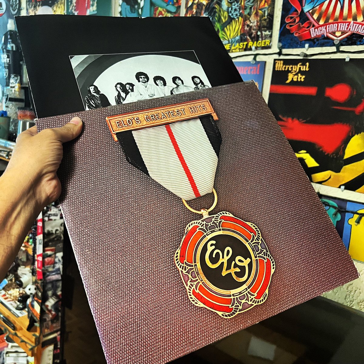 ELECTRIC LIGHT ORCHESTRA
ELO's Greatest Hits
23.nov.1979
@JeffLynnesELO 
#electriclightorchestra #elosgreatesthits