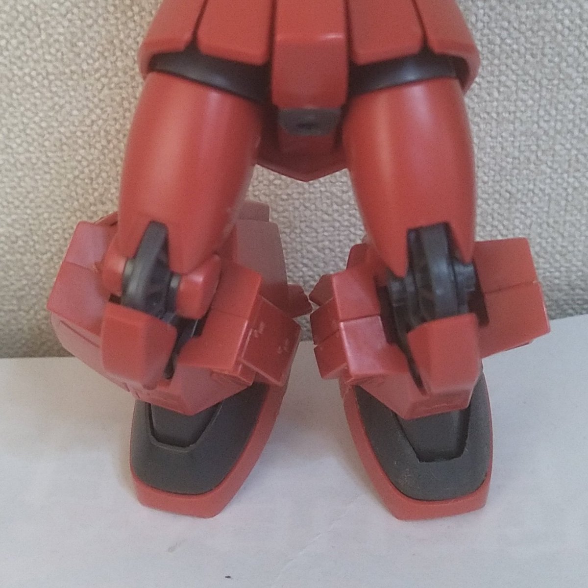Yasunoboo421's tweet photo. #MSV再販願いコンペ応援部隊
HGUC ジョニライ専用
#MS06R2 2
S字に立たせるのに、モモが前に倒れるように、膝のフレーム干渉箇所をカット。膝の赤い部品のバンダイエッジ部分もカット。左足が加工後
#ガンプラ https://t.co/oMWcDbezo1