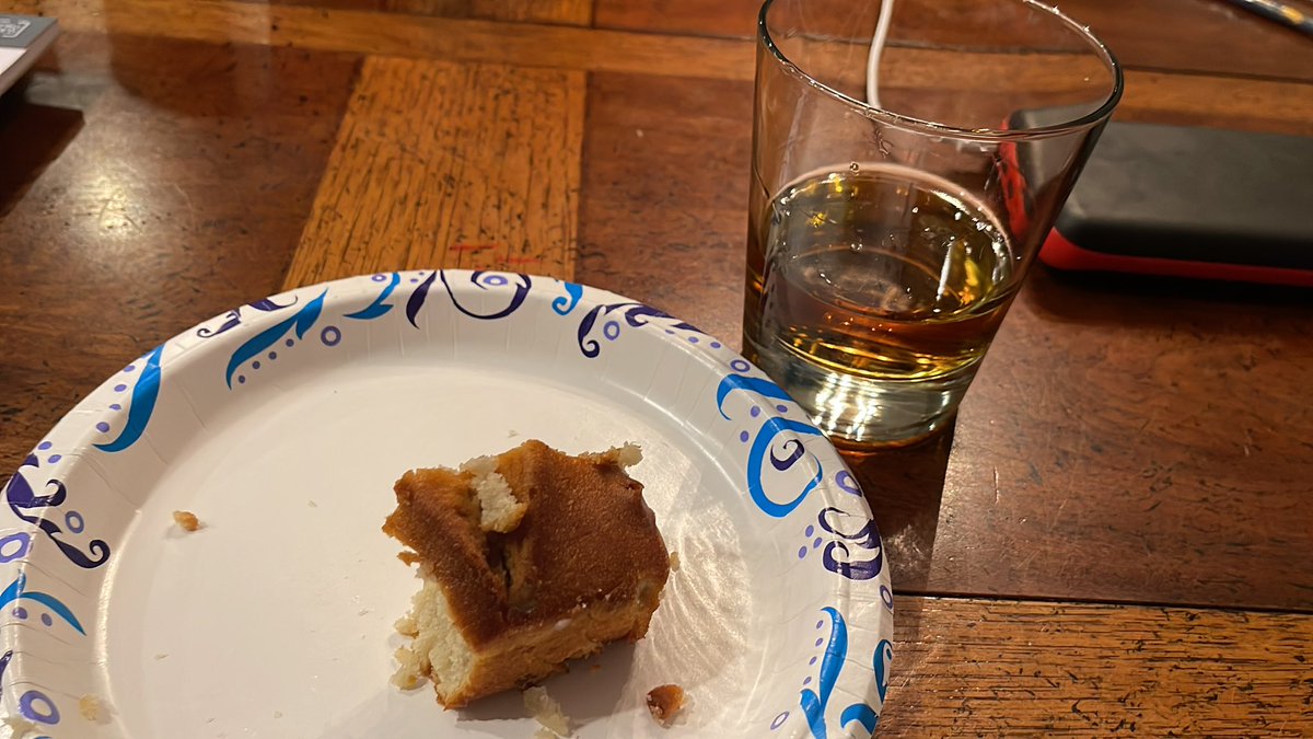 AaronCSmith1's tweet image. Trying a Jack Daniels style rum cake with some Jack to see if it pairs well. Let’s see how the quality of my tweets go through the night! #amdrinking #amwriting