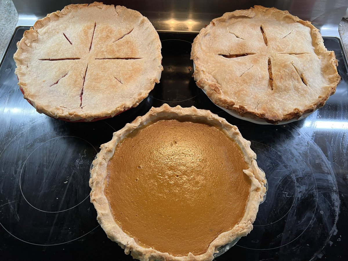 PlntTransformer's tweet image. Happy Thanksgiving! Whose pie are you eating tomorrow? Miss you, Grandma. Thanks for the lessons. #homemadecrust