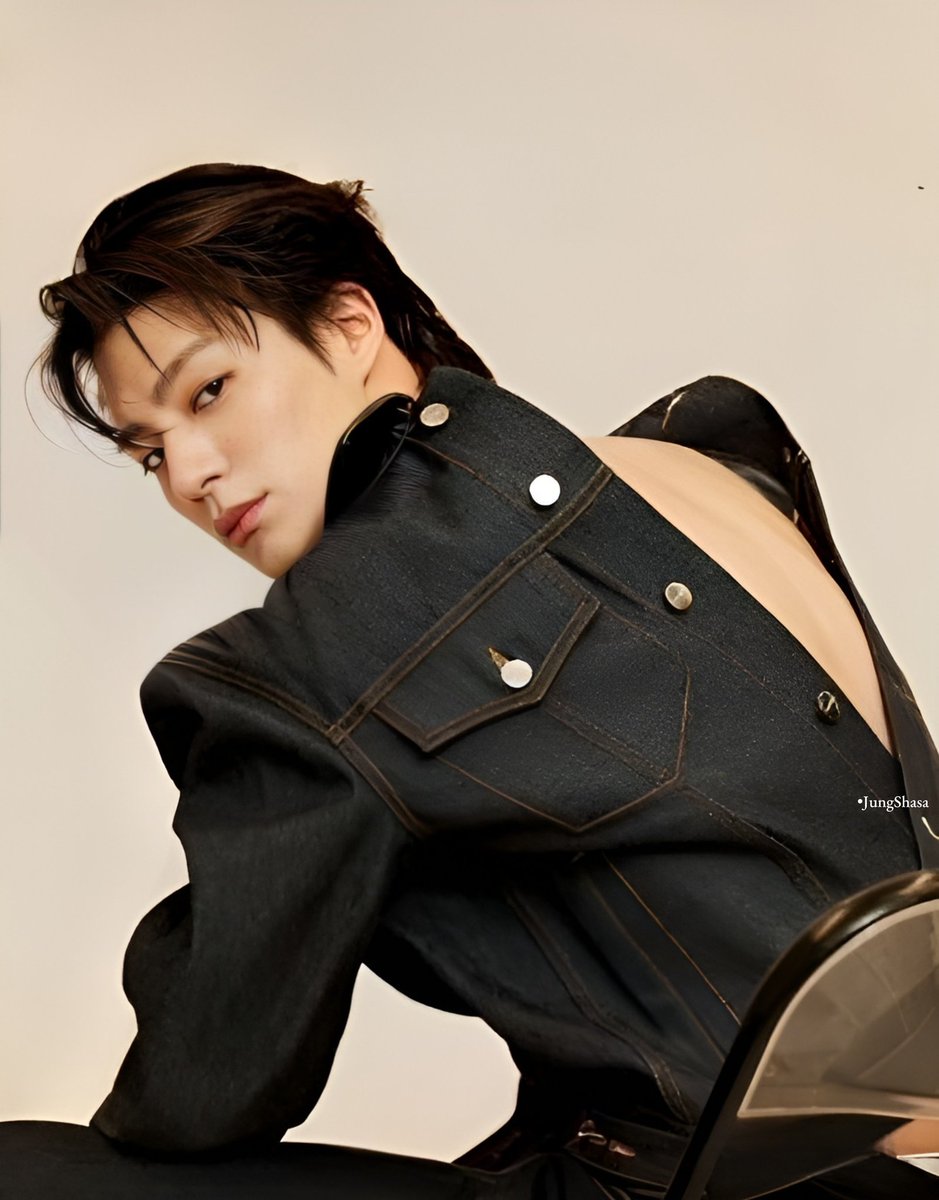 jungshasa's tweet photo. LEE JENO INSANE FOR THIS 😭 https://t.co/jCEizJHWzY