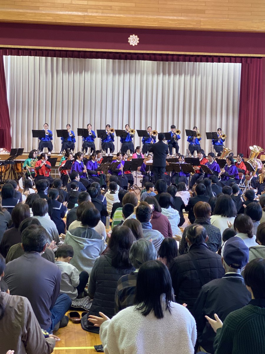 八百津町立久田見小学校で行われた「トランペット鼓隊50周年記念イベント」で演奏させていただきました！鼓隊が代々受け継がれ50年も続いてることは本当に素晴らしいことですね。学校が、地域の方々が大切に育ててきたことが伝わる素敵なイベントでした。
