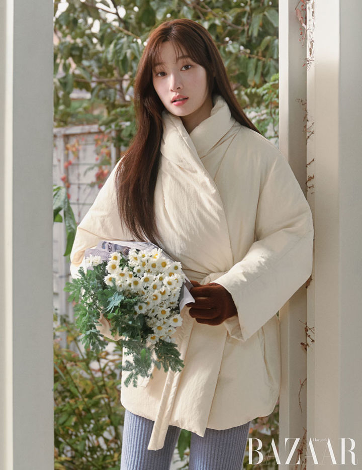 [PHOTO]  231123 #Chaeyeon for Harper's Bazaar Korea Magazine December  Issue.

#정채연 #채연 #다이아 #아이오아이 #郑采妍 #JungChaeyeon