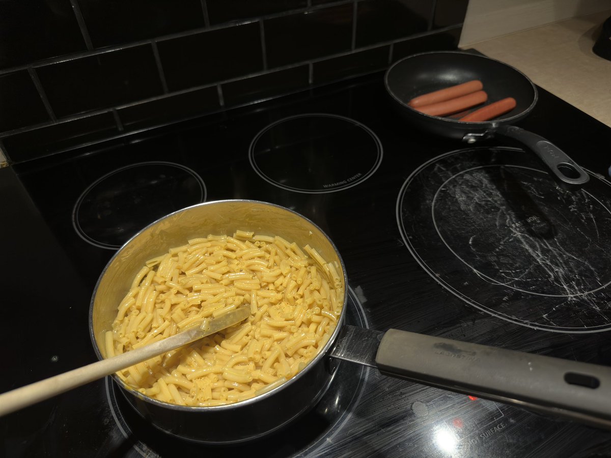 ThibaultJF's tweet image. Late night snack? #NotForMe