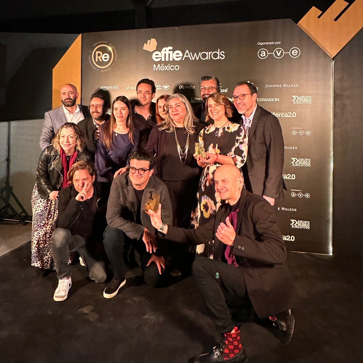 #PRODUpresente en la gala de premiación de #EffieAwards2023 (@EffieMexico).

En la categoría 'Impacto social positivo- marcas', la agencia ganadora del Effie de Oro es @McCannMexico, por la campaña #MuseoDeLaMentira, de
@pajaropolitico.