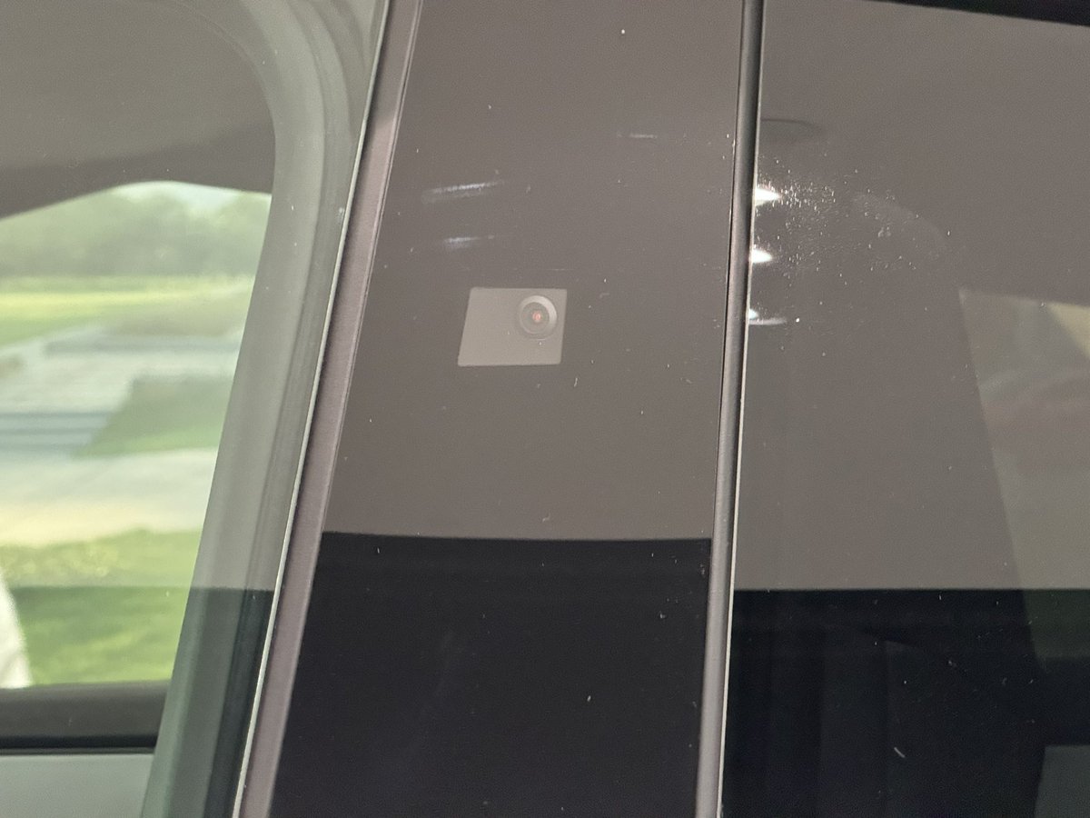 Sceeter's tweet image. The cameras of #Cybertruck