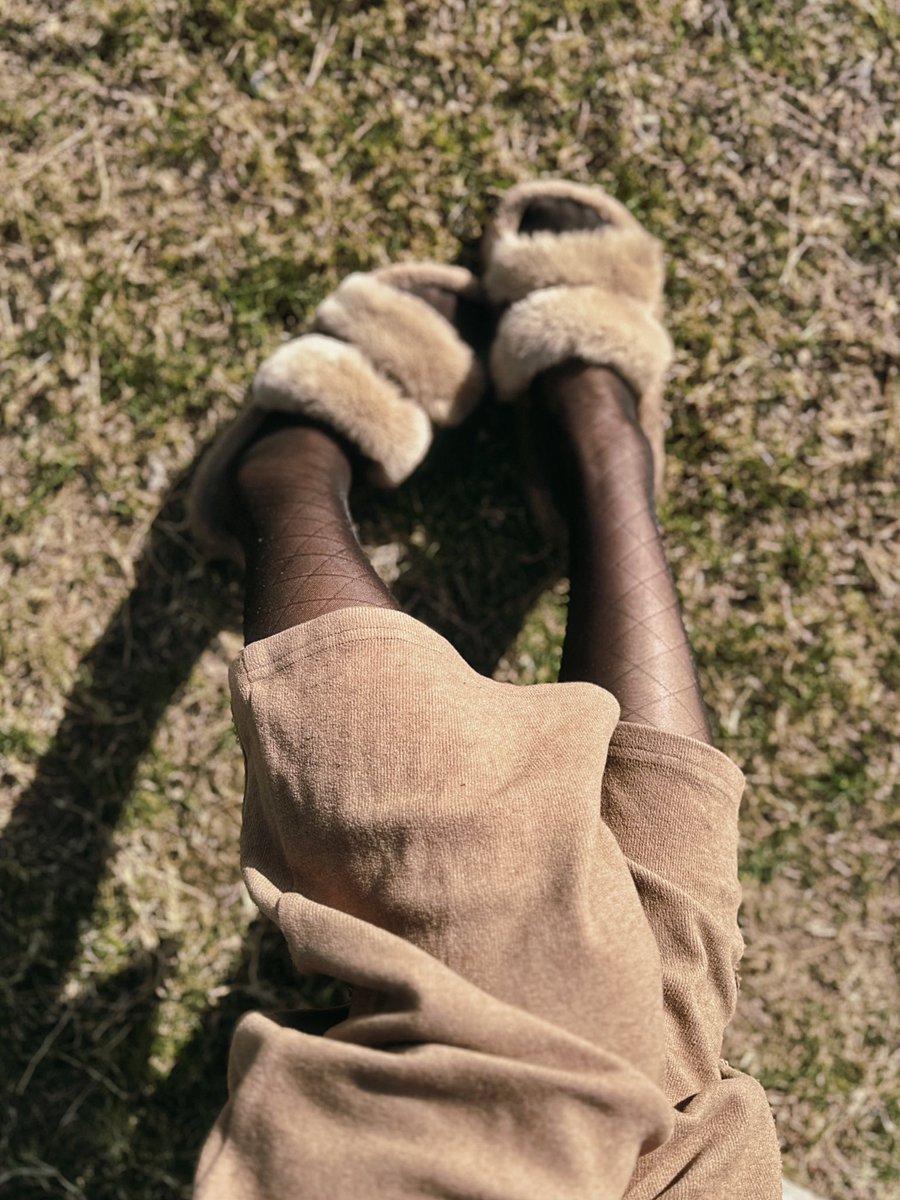 没有更新的日子就是在努力生活🫶🏼
慢慢变成年更推hhh..