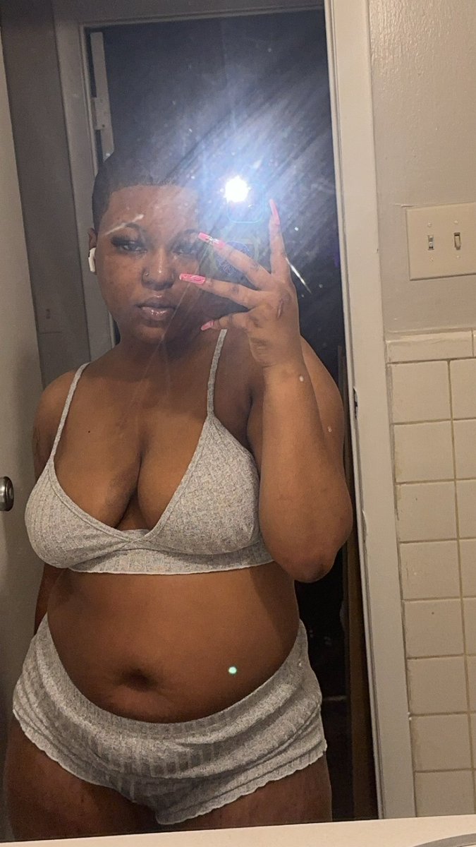 AutomaticQueen's tweet image. been that , been bad ✔️💲🖤