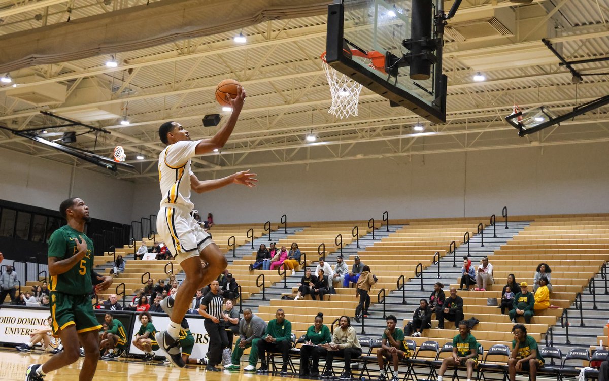 RECAP | JeJuan Weatherspoon (35 points, 20 rebounds) and Caleb Brooks (29 points, 11 rebounds) fueled the Panthers for an 88-81 win over Wilberforce! #ClawsOut

📰: bit.ly/3RaST8N
