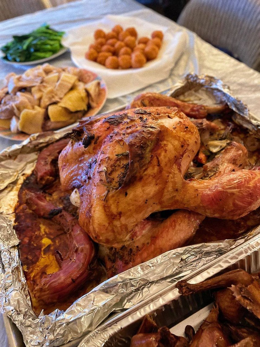 Oo0anna2's tweet photo. The flavors of Thanksgiving just aren't the same outside of home, but the love and togetherness make it special. 💕 https://t.co/7DMJ027AUI