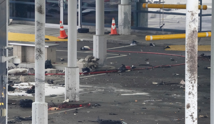 AAJFusion's tweet photo. Rainbow Bridge Update:
U.S. officials say 'no indication' Rainbow Bridge vehicle explosion was terrorist attack, after Canadian caution.
#rainbridge #usa #canadanews #UnitedStates #unitedStatesofAmerica #news
https://t.co/iuvuVFN2ih