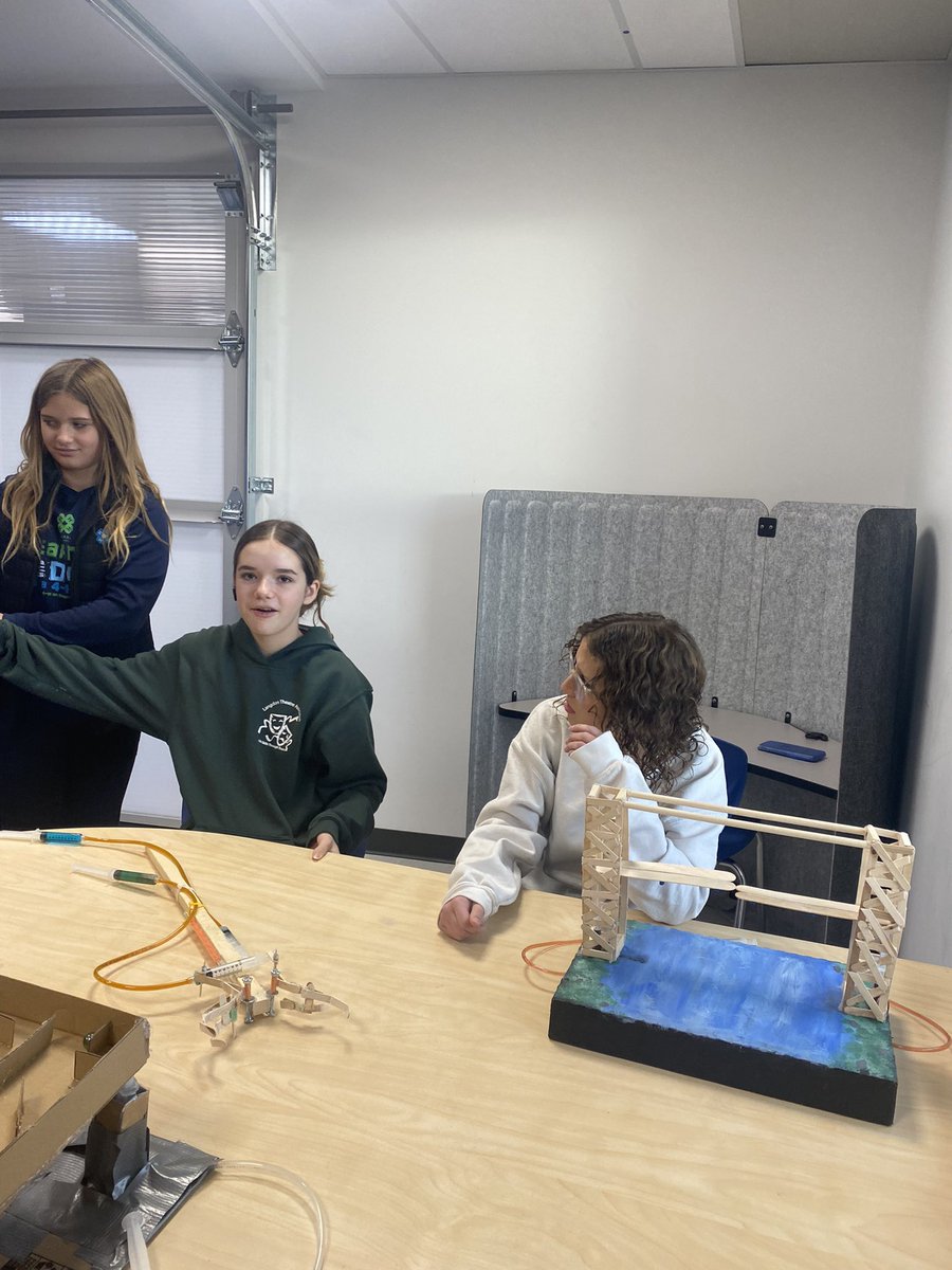 Grade 8 students showed off their creativity and understanding of fluid dynamics with their awesome hydraulics projects! <a href="/IndusRvs/">Indus School</a> #rvsed