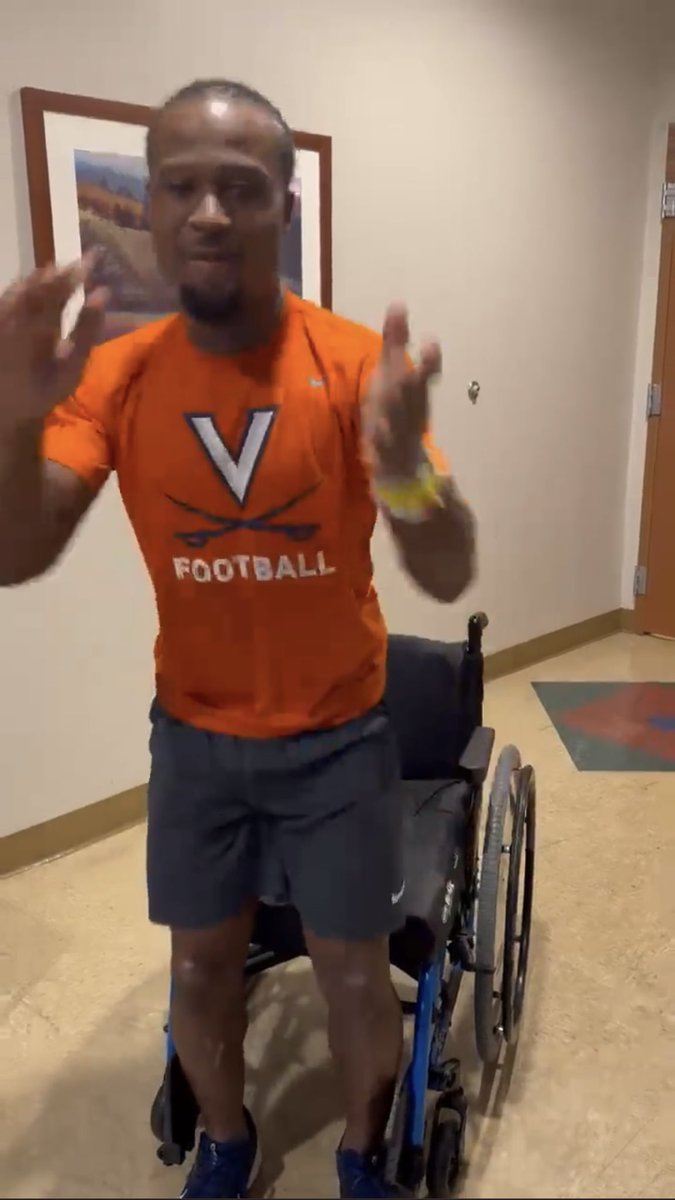 terrymeiners's tweet photo. Fantastic update shows Virginia football player Perris Jones in a wheelchair at Louisville’s Frazier Rehab. Then he stands up to cheer #GoWahoos fans. 🏆
Perris had spinal surgery following a hit in the @LouisvilleFB game. He is scheduled to be discharged early next week. 🙏🏼 https://t.co/vTmMcTTNXi