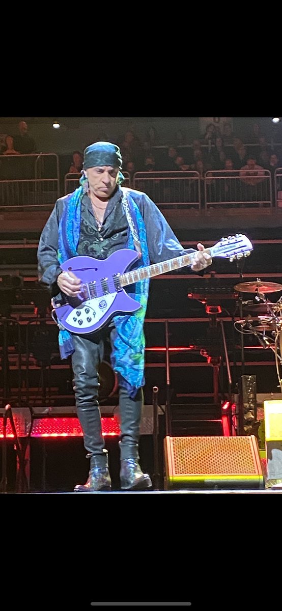 Lee25701938's tweet photo. @StevieVanZandt https://t.co/0UJ8rcj3vB