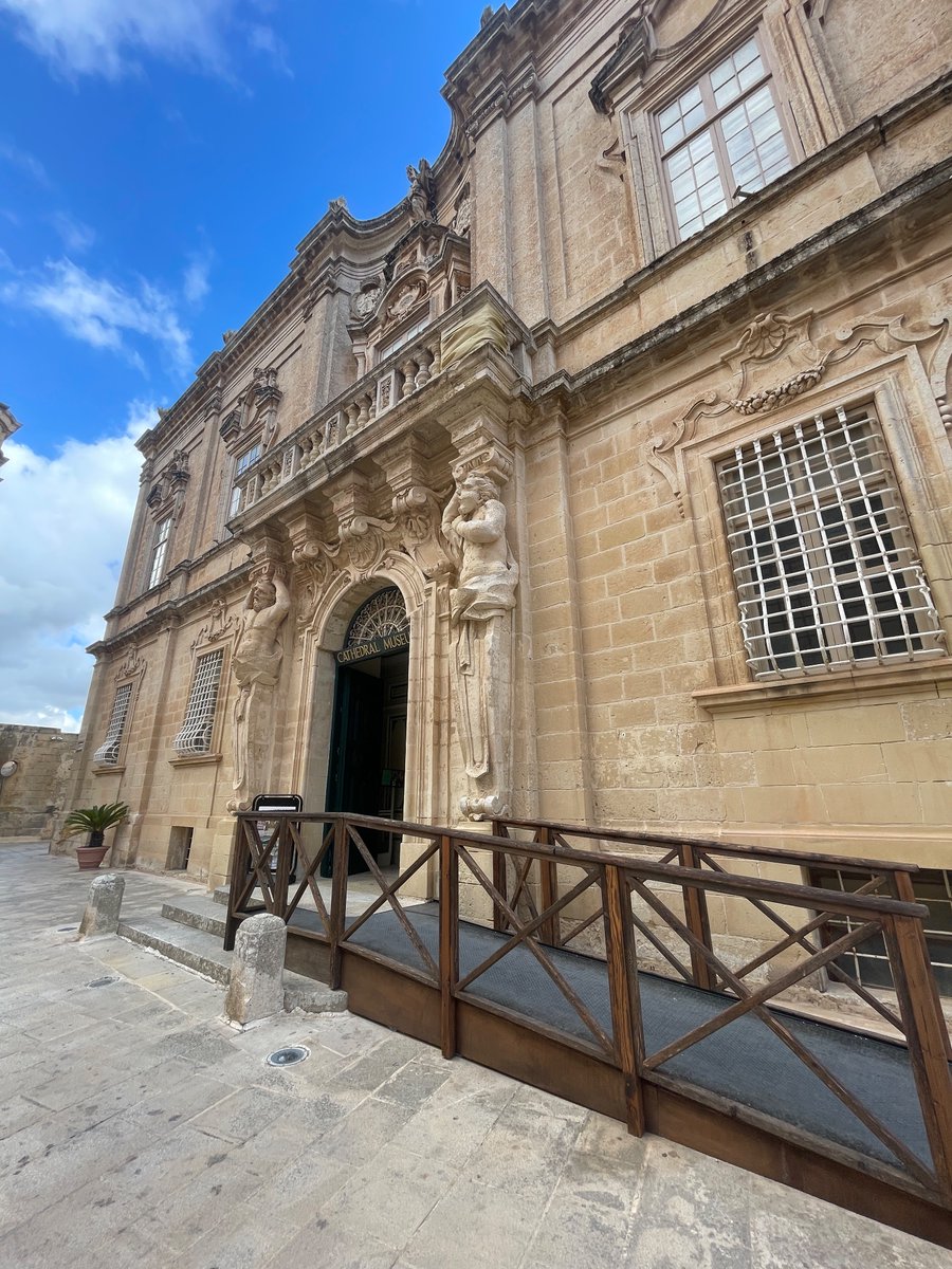 What an amazing experience to be part of this beautiful exhibition. Very grateful to have the opportunity to create  the next stage of my work 'Into the realm of Discosphaera Sea Goddess' for the Mdina Biennale in the historic city of Mdina in Malta.
mdinabiennale.com