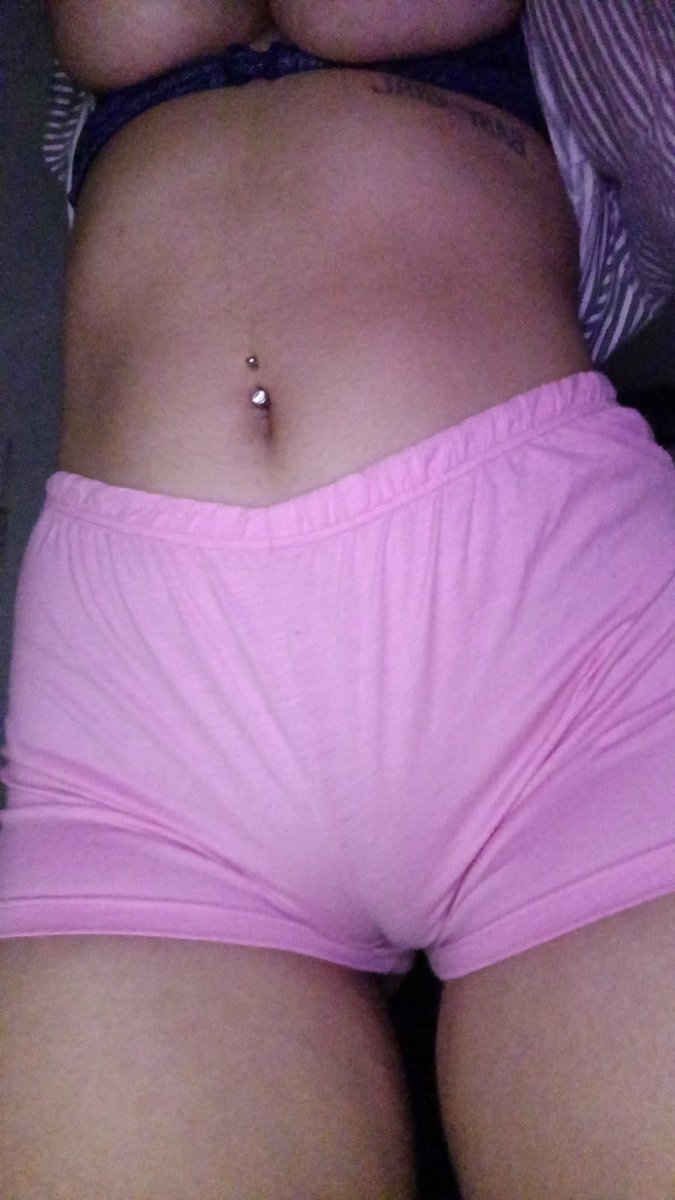 bbyKammy's tweet photo. Vou aparecer assim no quarto de quem der RT uwu https://t.co/VkIIO9tcHb