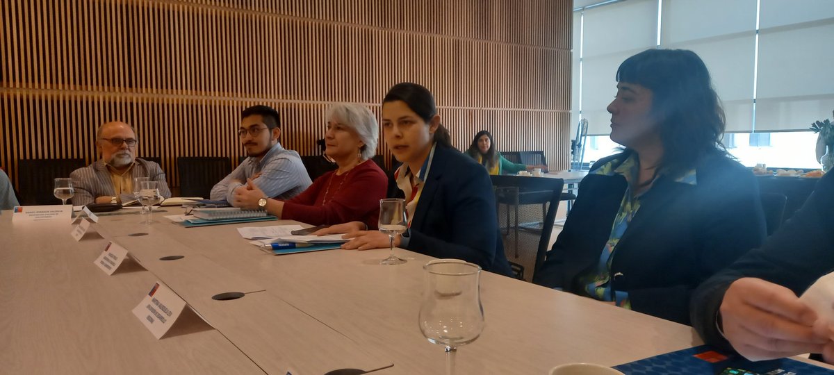 Hoy en sesión presidida por <a href="/franperalesf/">Francisca Perales</a> Subsecretaria de Desarrollo Regional <a href="/laSubdere/">Subdere</a> asumimos con <a href="/LakeSagaris/">Lake Sagaris</a> como Consejeros cosoc de Subdere. Vamos por mejor Descentralizacion y mayor Participación Ciudadana. Saludos a la Red del Buen Vivir, <a href="/ciudad_viva/">Ciudad Viva</a> y <a href="/LabCambiarnos/">Cambiarnos.cl</a>