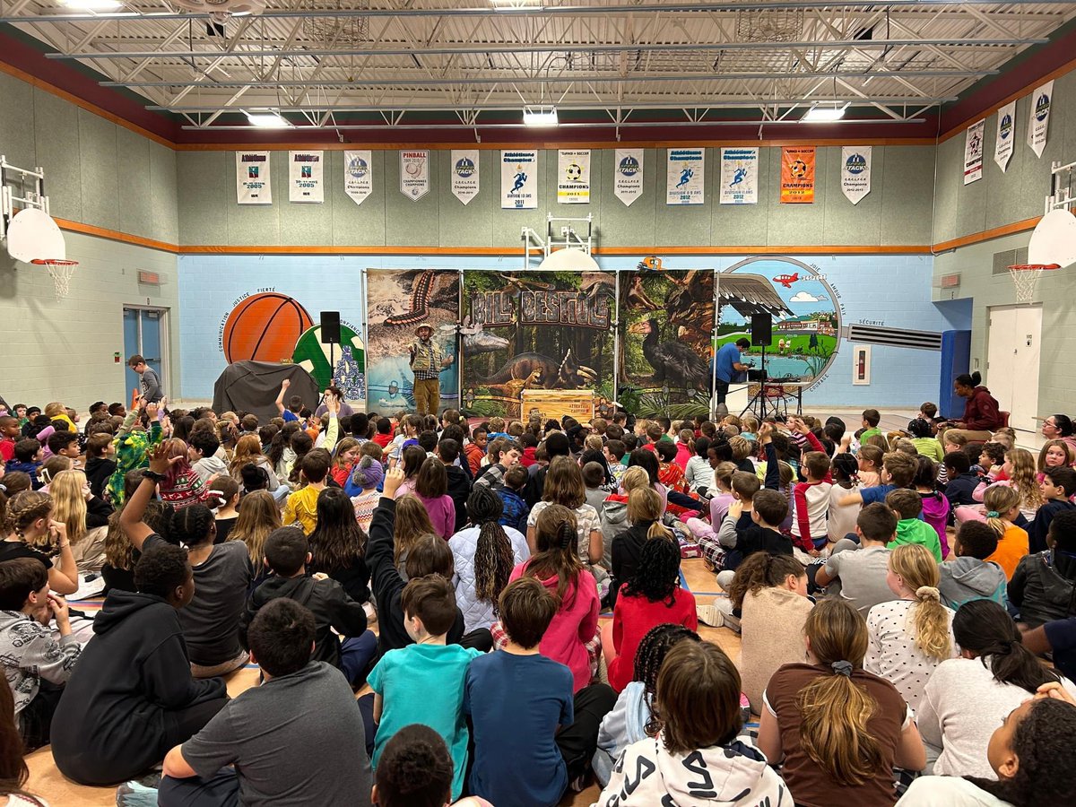 L'ACFO Ottawa a collaboré avec l'École élémentaire catholique de la Découverte dans le secteur Orléans le 17 novembre dernier dans le cadre du programme de microsubventions #PassepART de la <a href="/infofccf/">Fédération culturelle canadienne française</a>.
Les élèves ont pu assister à un spectacle présenté par Bill Bestiole.