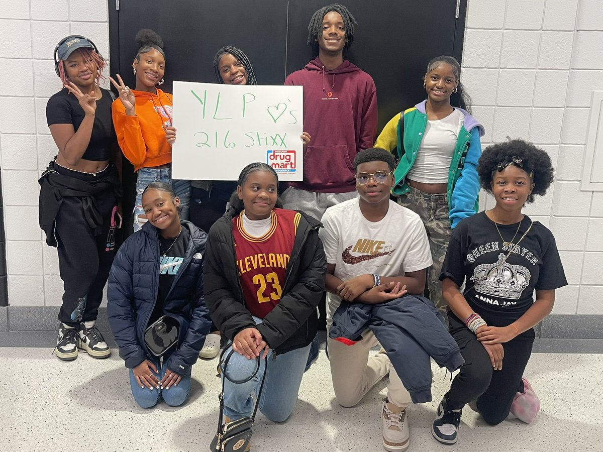 BockNelson's tweet photo. Supporting one of our own tonight! #216Stixx #LetEmKnow #youthledprevention #akronumadaop https://t.co/nAEROBu8G9